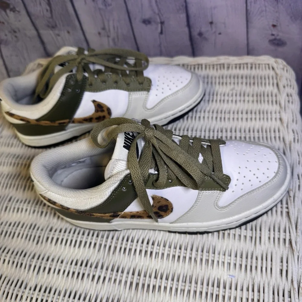 Nike‎ Dunk Low Olive  DX9282-100y Youth 4.5. EUC